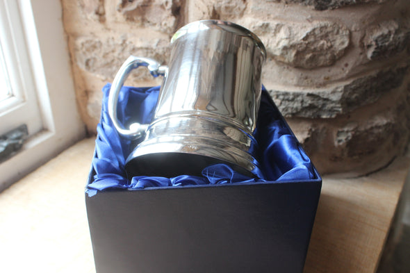 Tankard Silk lined Box